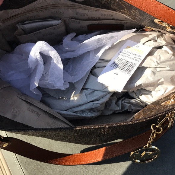 NWT Michael Kors Browm Skin Jet Set - Picture 7 of 8